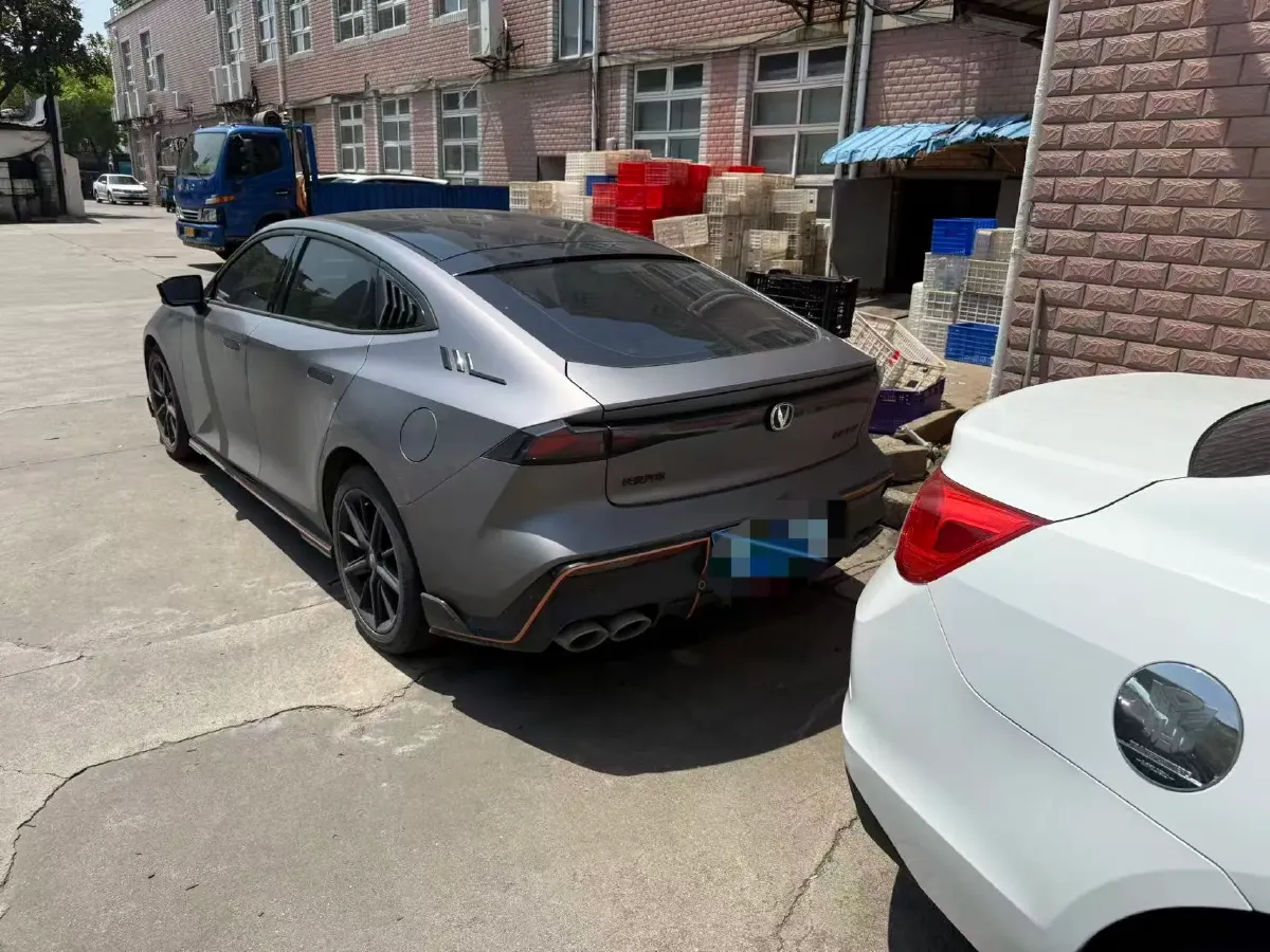 2022 ChangAn UNI-V 2.0T 233HP L4 8AT,autocango,china used car exporter,china ev exporter,chinese used car exporter,chinese used ev exporter
