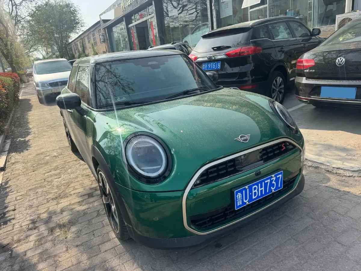 2025 MINI MINI 2.0T 204HP L4 7DCT,autocango,china used car exporter,china ev exporter,chinese used car exporter,chinese used ev exporter