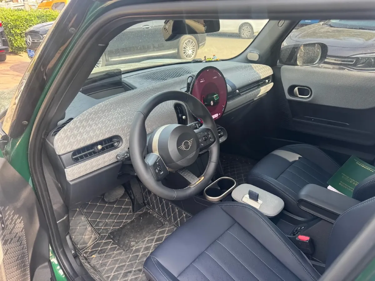 2025 MINI MINI 2.0T 204HP L4 7DCT,autocango,china used car exporter,china ev exporter,chinese used car exporter,chinese used ev exporter