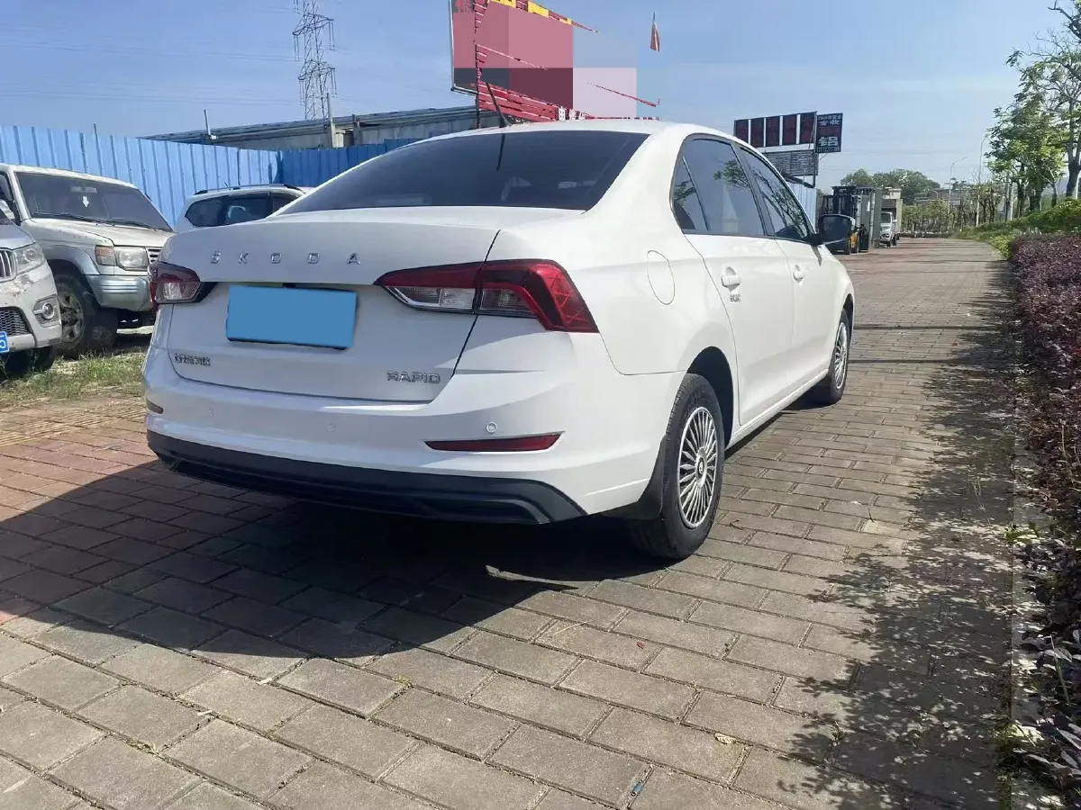 2022 Skoda Rapid 1.5L 112HP L4 6AT,autocango,china used car exporter,china ev exporter,chinese used car exporter,chinese used ev exporter