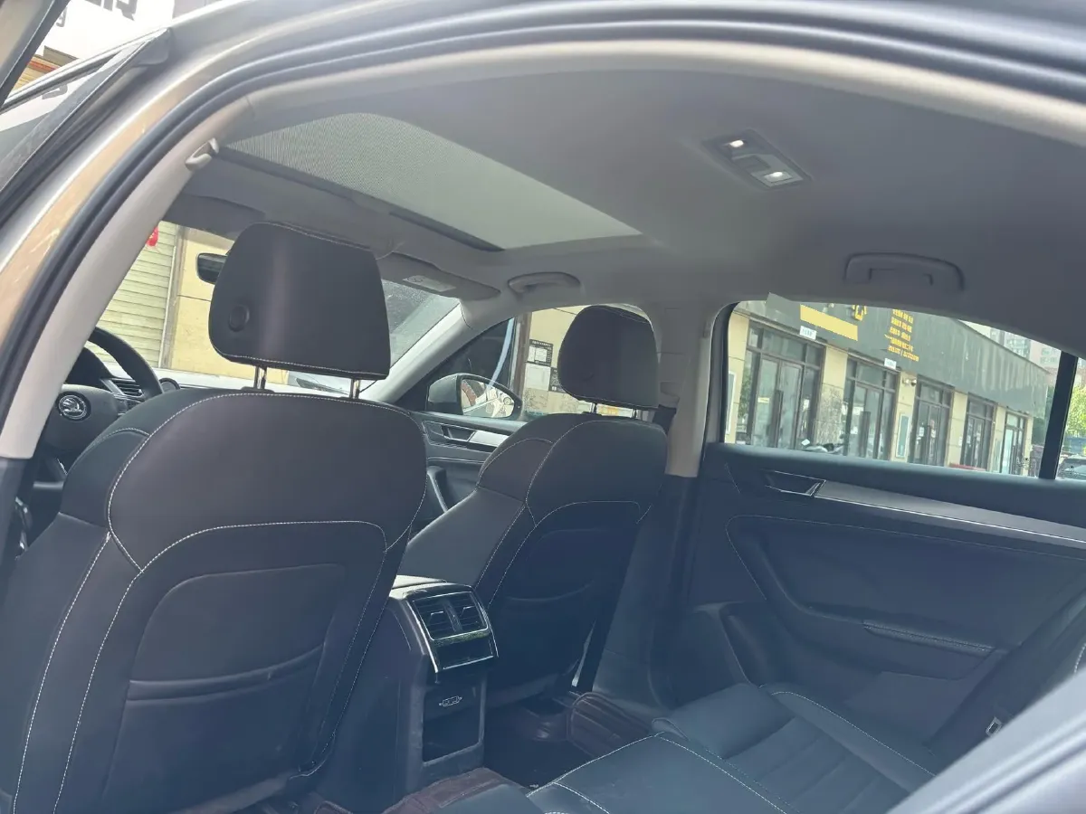 2019 Skoda Superb 1.4T 150HP L4 7DCT,autocango,china used car exporter,china ev exporter,chinese used car exporter,chinese used ev exporter