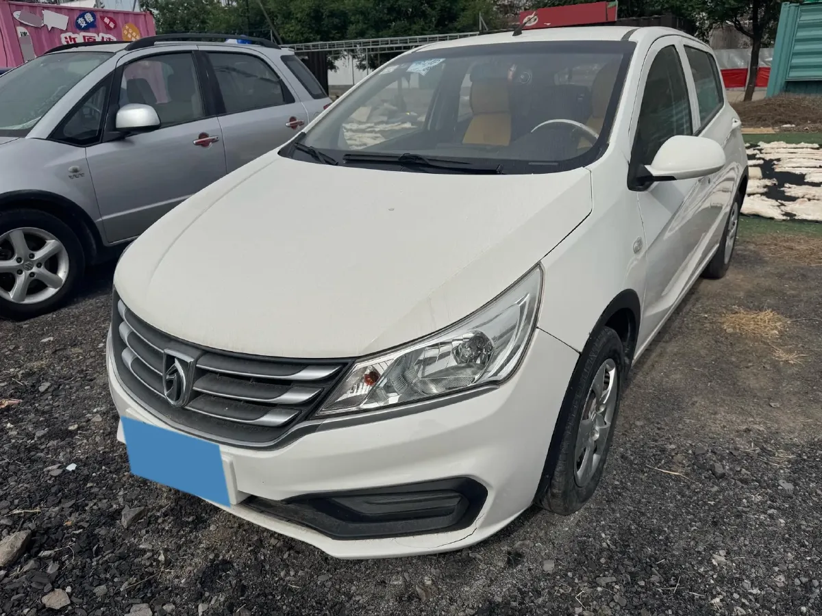 2016 BaoJun 310 1.2L 82HP L4 5MT,autocango,china used car exporter,china ev exporter,chinese used car exporter,chinese used ev exporter