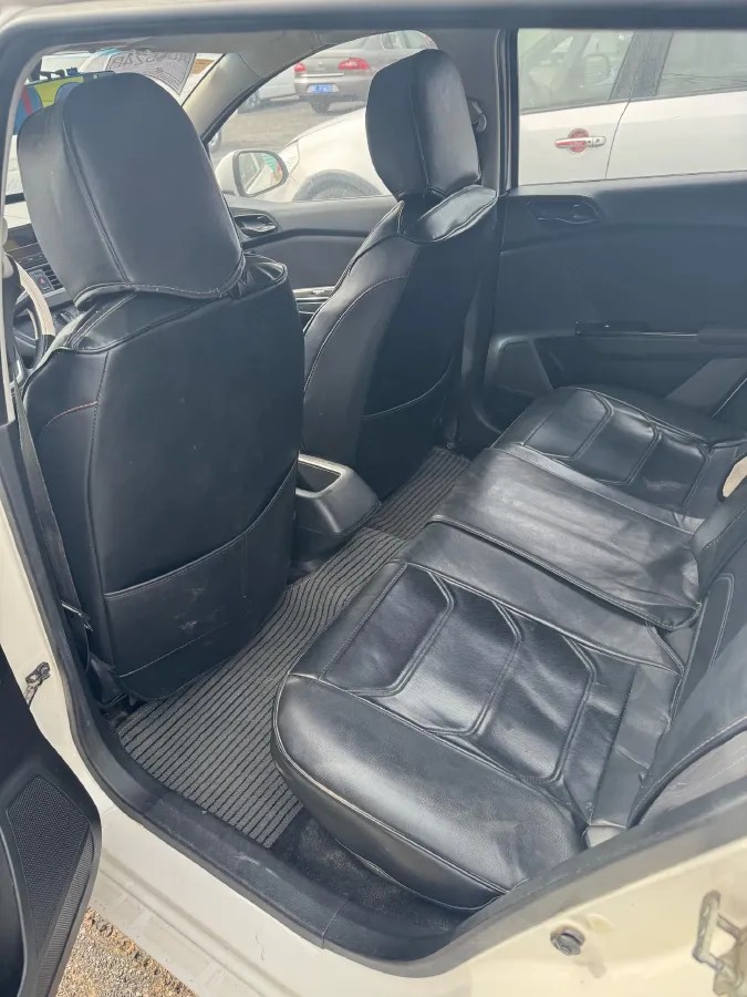 2016 BaoJun 310 1.2L 82HP L4 5MT,autocango,china used car exporter,china ev exporter,chinese used car exporter,chinese used ev exporter