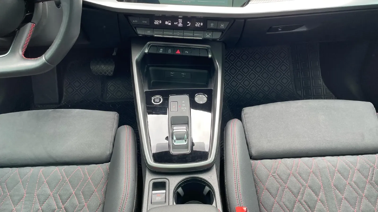 2022 Audi A3 1.4T 150HP L4 7DCT,autocango,china used car exporter,china ev exporter,chinese used car exporter,chinese used ev exporter