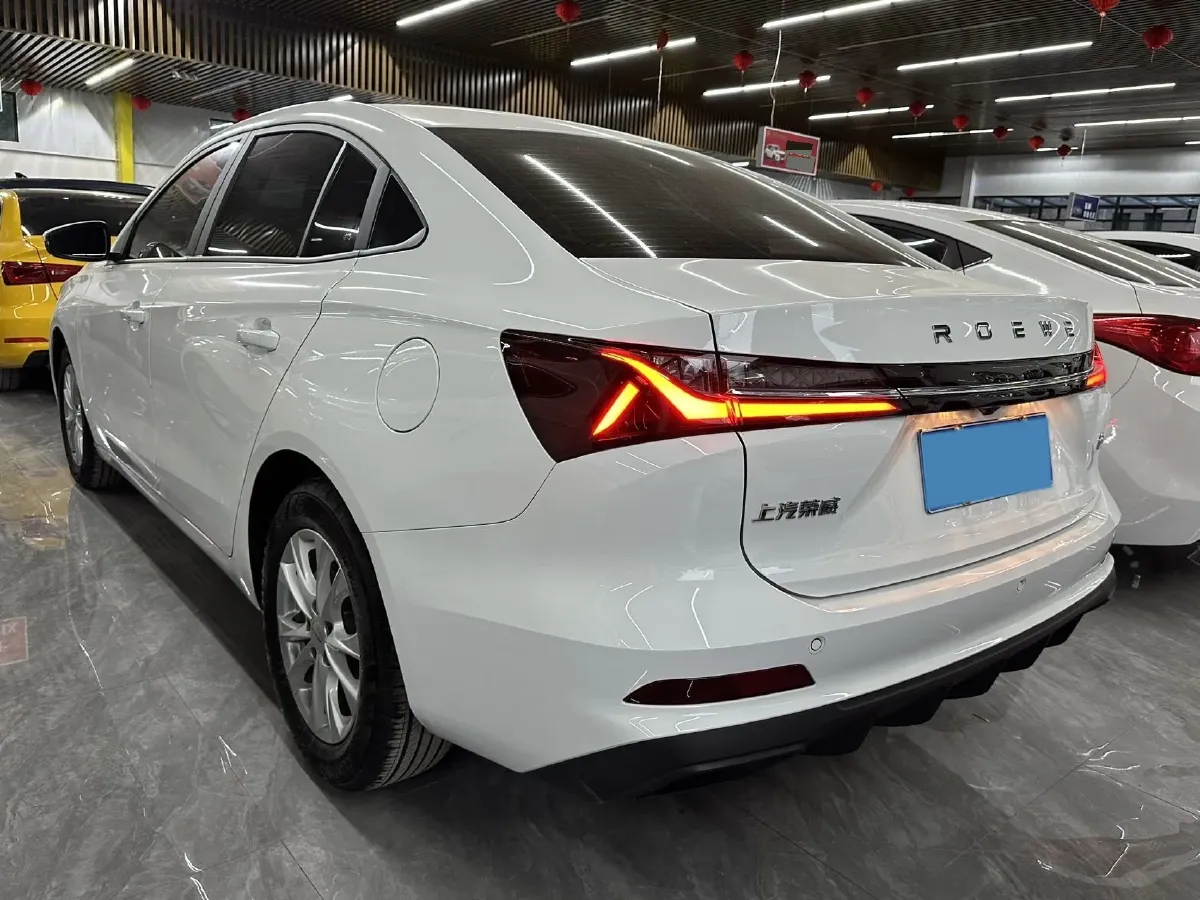 2023 Roewe i5 1.5L 129HP L4 5MT,autocango,china used car exporter,china ev exporter,chinese used car exporter,chinese used ev exporter