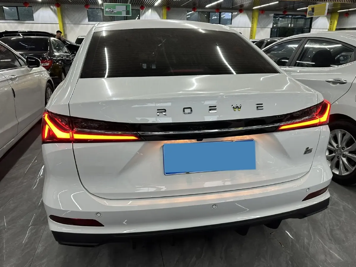 2023 Roewe i5 1.5L 129HP L4 5MT,autocango,china used car exporter,china ev exporter,chinese used car exporter,chinese used ev exporter