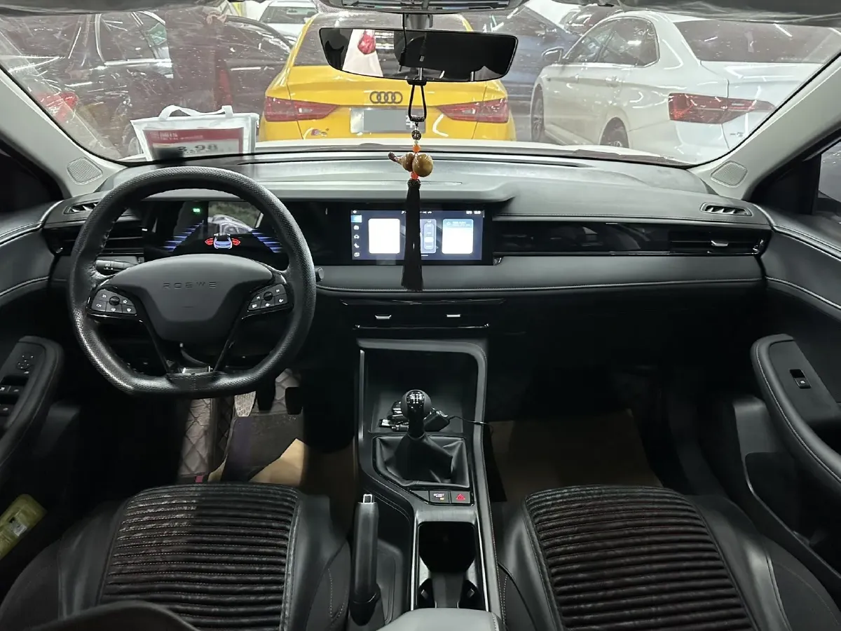 2023 Roewe i5 1.5L 129HP L4 5MT,autocango,china used car exporter,china ev exporter,chinese used car exporter,chinese used ev exporter