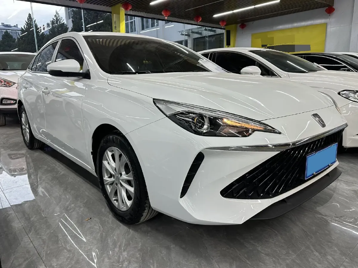 2023 Roewe i5 1.5L 129HP L4 5MT,autocango,china used car exporter,china ev exporter,chinese used car exporter,chinese used ev exporter