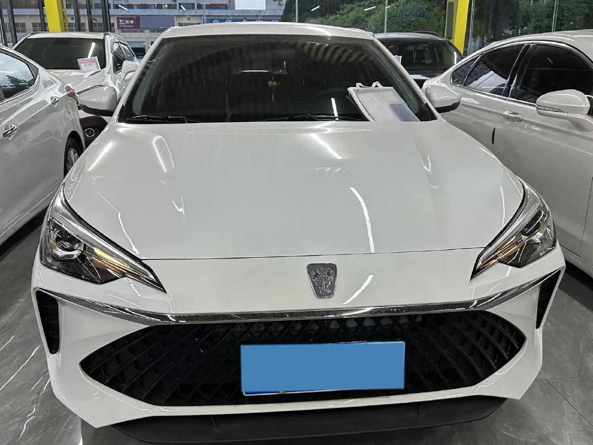 2023 Roewe i5 1.5L 129HP L4 5MT,autocango,china used car exporter,china ev exporter,chinese used car exporter,chinese used ev exporter