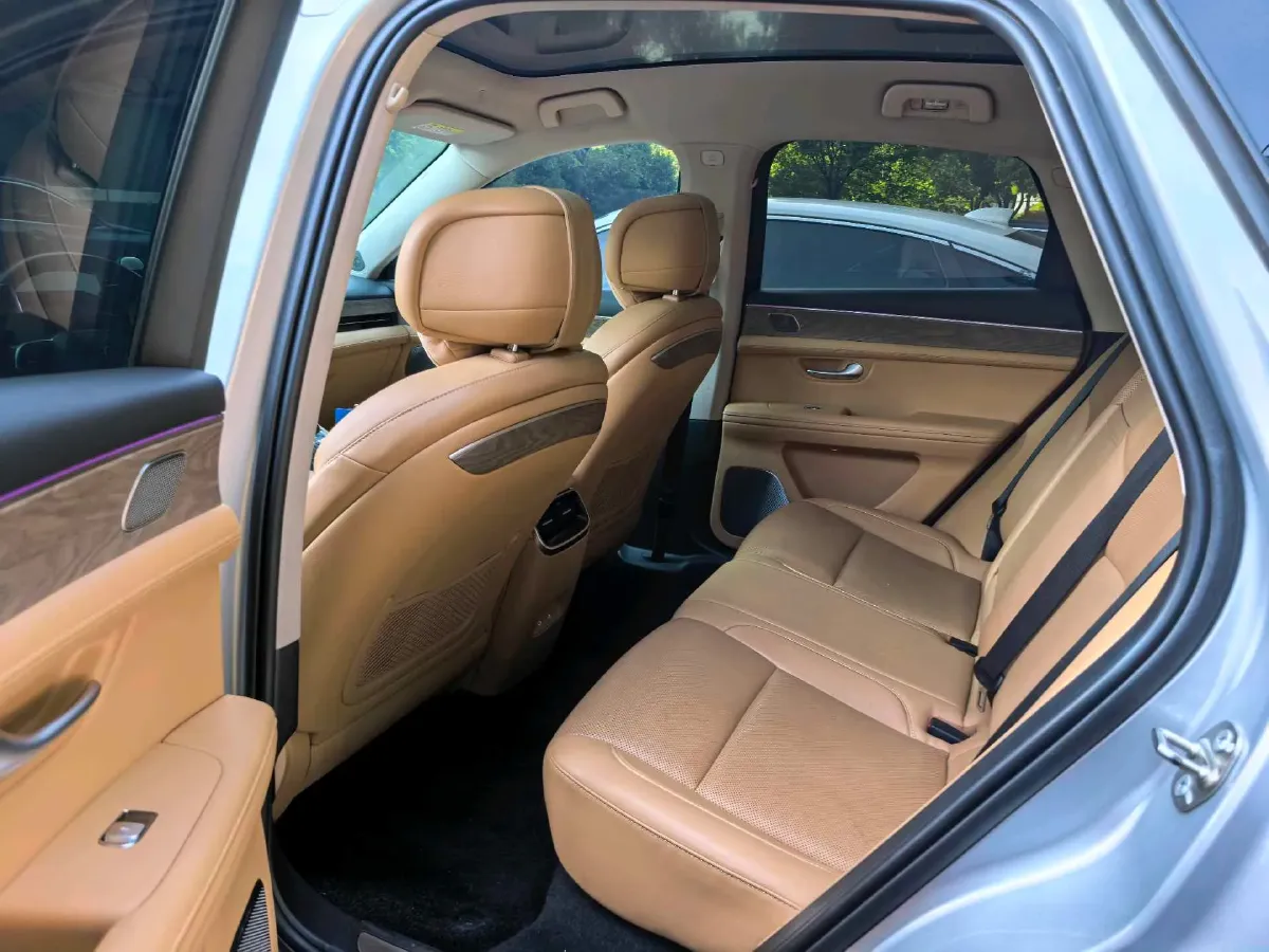 2022 JMC YuHu 7 2.0T 141HP L4 8AT,autocango,china used car exporter,china ev exporter,chinese used car exporter,chinese used ev exporter