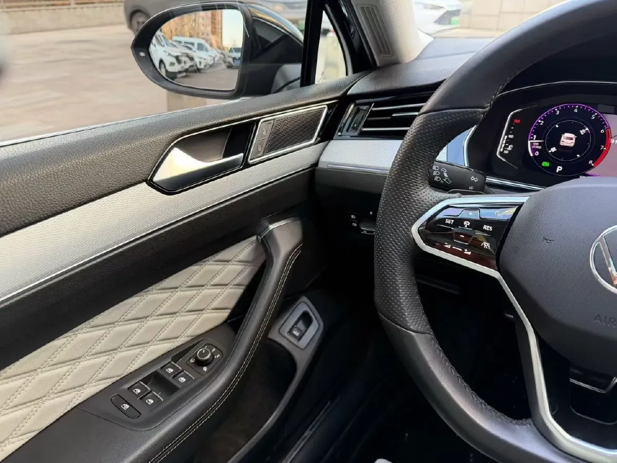 2023 Volkswagen Magotan 2.0T 186HP L4 7DCT,autocango,china used car exporter,china ev exporter,chinese used car exporter,chinese used ev exporter