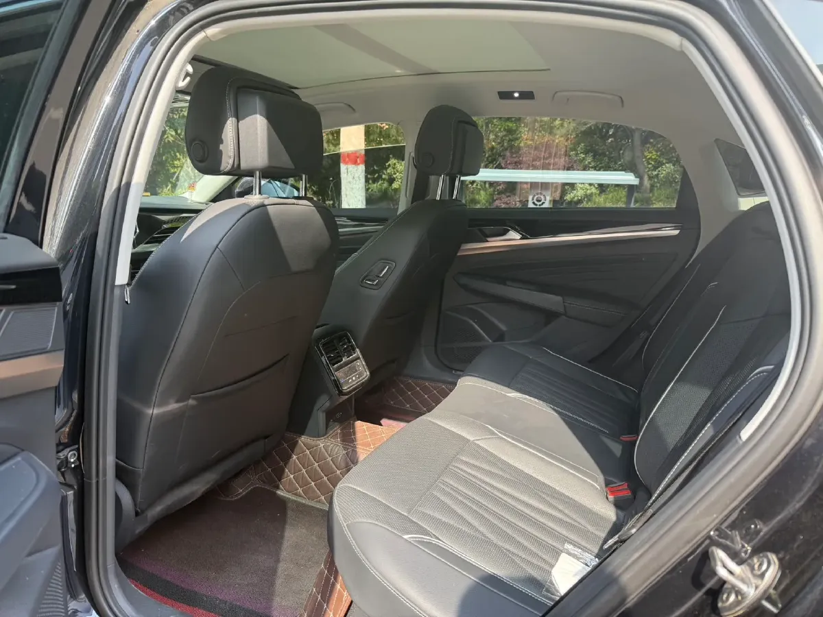 2022 Xpeng P7 BEV 60.2KWH,autocango,china used car exporter,china ev exporter,chinese used car exporter,chinese used ev exporter