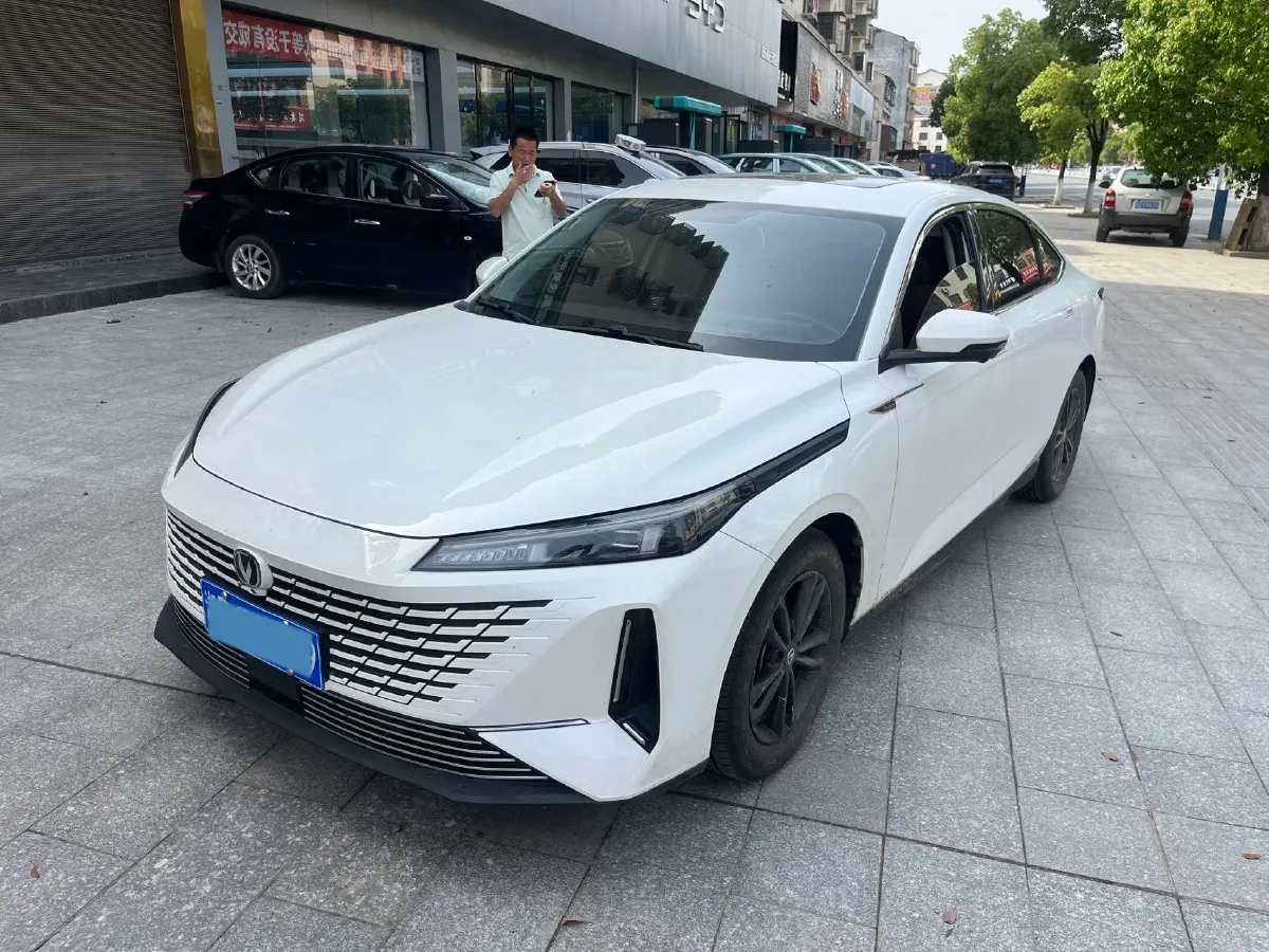 2023 ChangAn Lamore 1.5T 170HP L4 7DCT,autocango,china used car exporter,china ev exporter,chinese used car exporter,chinese used ev exporter