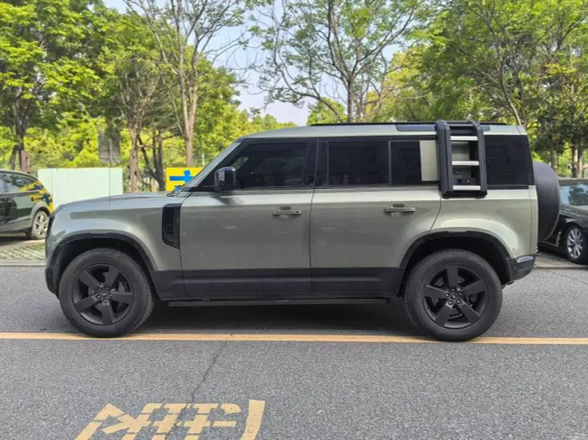 2022 Land Rover Defender 3.0T 400HP L6 8AT,autocango,china used car exporter,china ev exporter,chinese used car exporter,chinese used ev exporter