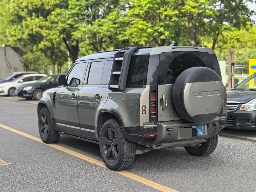 2022 Land Rover Defender 3.0T 400HP L6 8AT,autocango,china used car exporter,china ev exporter,chinese used car exporter,chinese used ev exporter