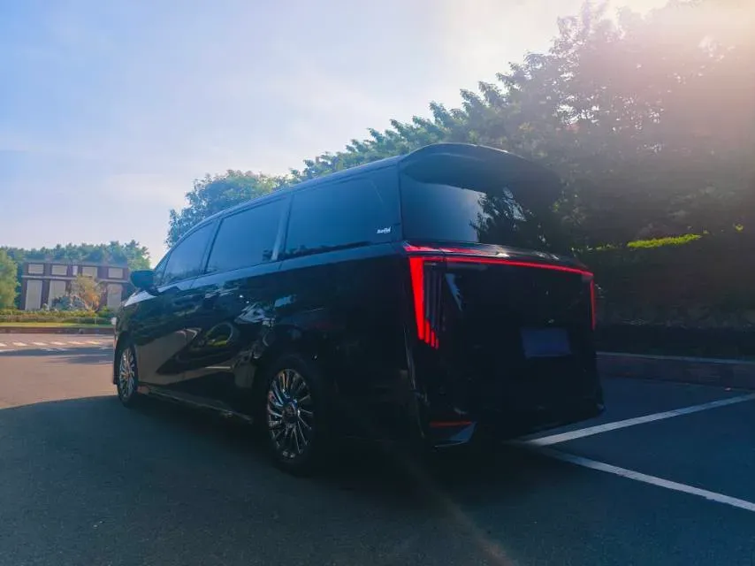 2023 GAC Trumpchi M8 2.0T 190HP L4 E-CVT Hybrid,autocango,china used car exporter,china ev exporter,chinese used car exporter,chinese used ev exporter