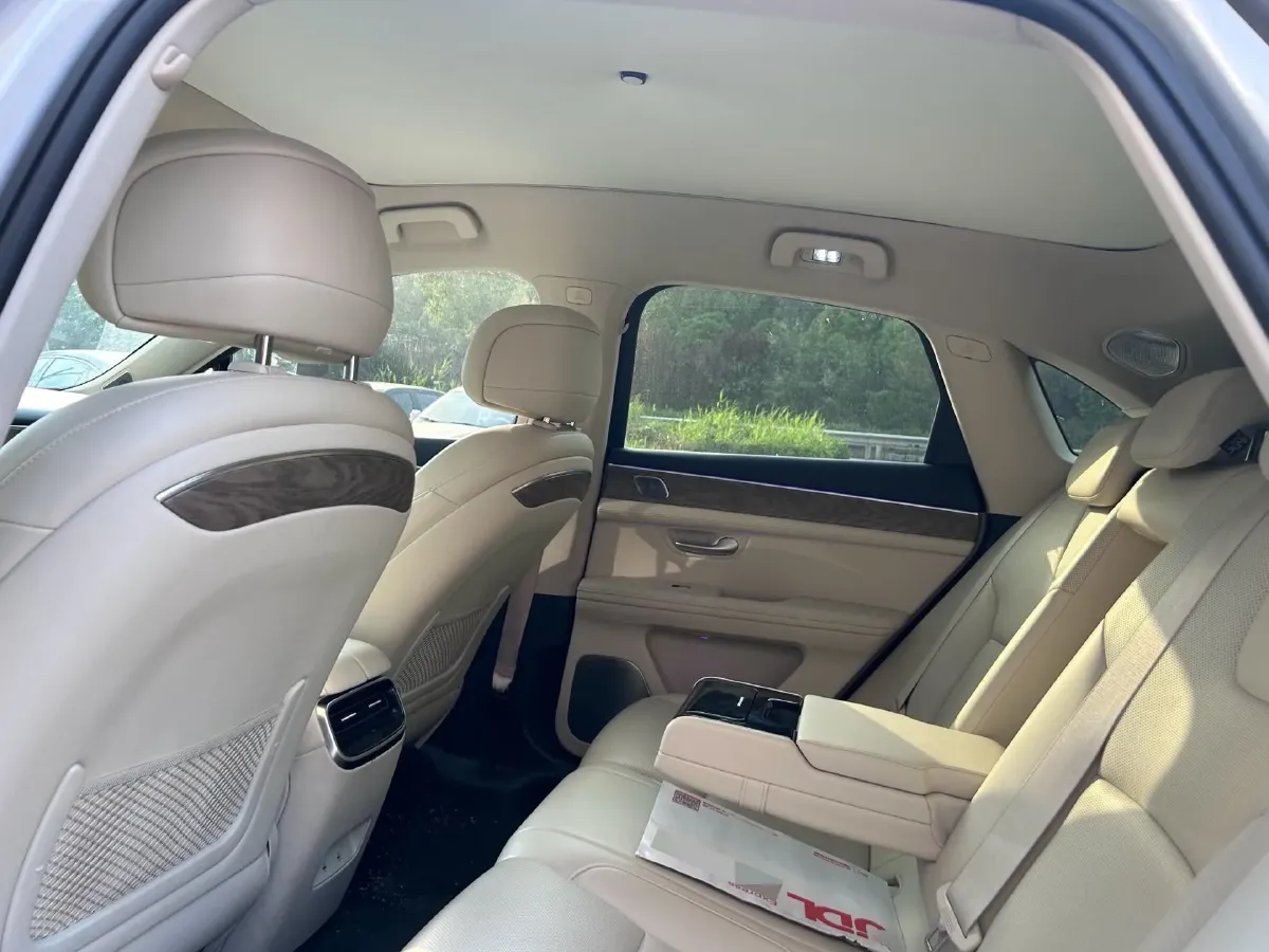 2022 JMC YuHu 7 2.0T 141HP L4 8AT,autocango,china used car exporter,china ev exporter,chinese used car exporter,chinese used ev exporter