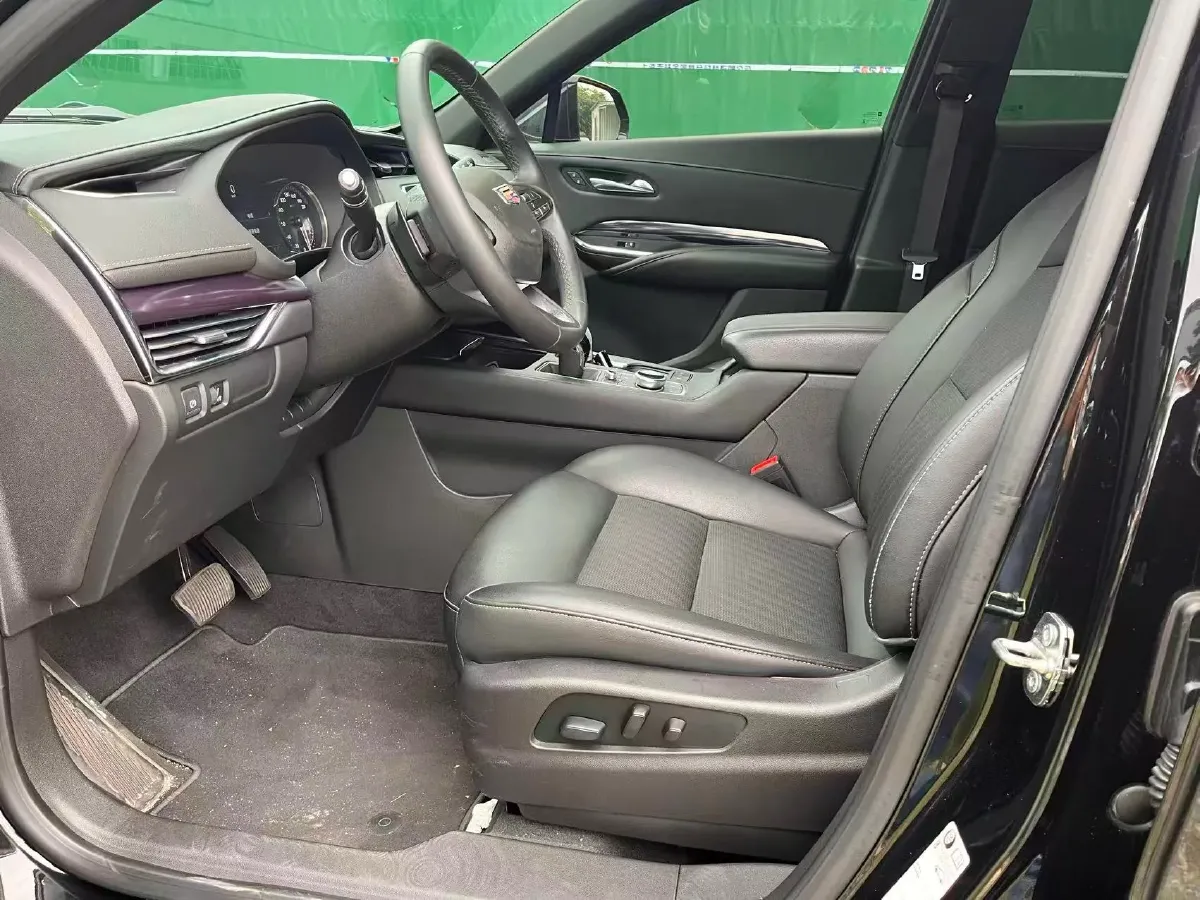 2022 Cadillac XT4 2.0T 237HP L4 9AT,autocango,china used car exporter,china ev exporter,chinese used car exporter,chinese used ev exporter