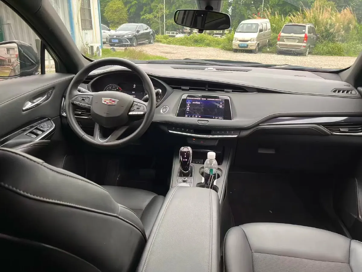 2022 Cadillac XT4 2.0T 237HP L4 9AT,autocango,china used car exporter,china ev exporter,chinese used car exporter,chinese used ev exporter