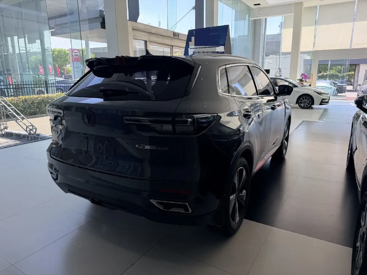 2022 ChangAn Oshan X7 Plus 1.5T 188HP L4 7DCT,autocango,china used car exporter,china ev exporter,chinese used car exporter,chinese used ev exporter