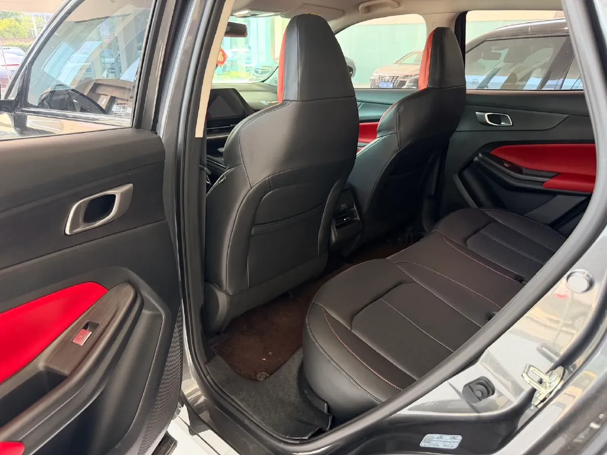 2022 ChangAn Oshan X7 Plus 1.5T 188HP L4 7DCT,autocango,china used car exporter,china ev exporter,chinese used car exporter,chinese used ev exporter