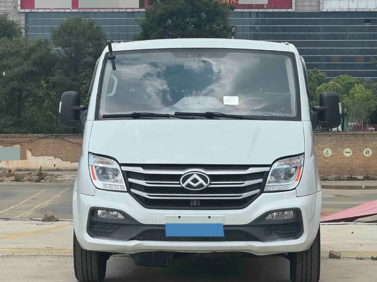 2021 MAXUS XinTu V80 2.0T 139HP L4 6MT,autocango,china used car exporter,china ev exporter,chinese used car exporter,chinese used ev exporter
