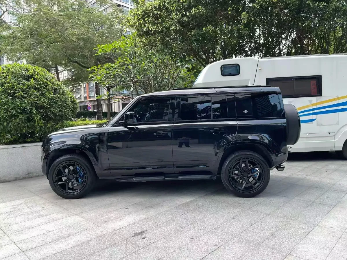 2022 Land Rover Defender 3.0T 400HP L6 8AT,autocango,china used car exporter,china ev exporter,chinese used car exporter,chinese used ev exporter