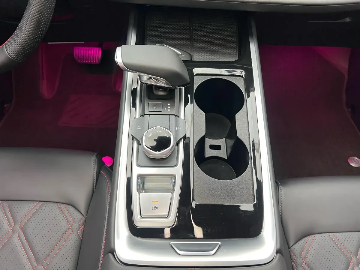 2025 ChangAn CS55 Plus 1.5T 192HP L4 7DCT,autocango,china used car exporter,china ev exporter,chinese used car exporter,chinese used ev exporter