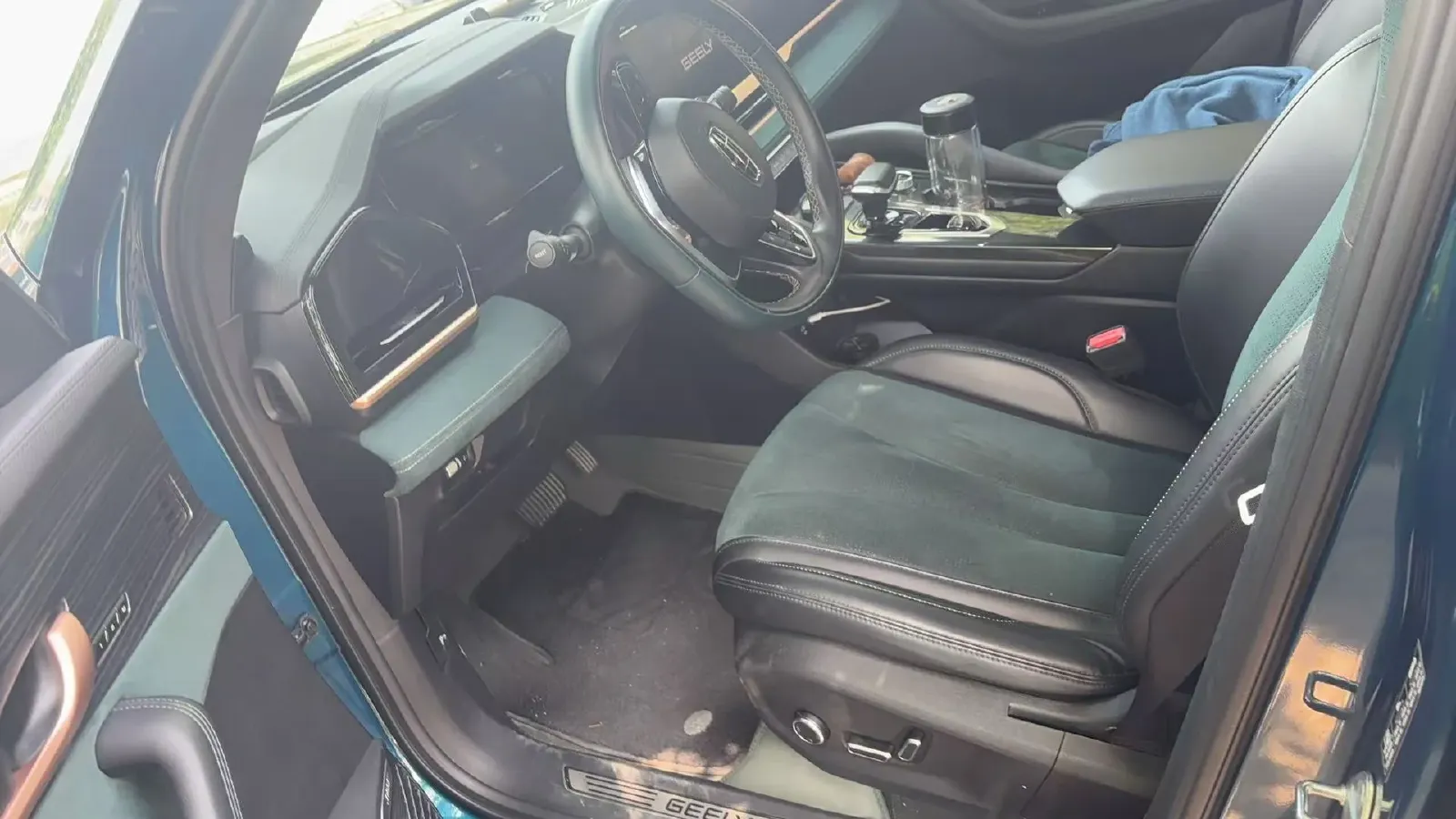 2021 Geely Monjaro 2.0T 238HP L4 8AT,autocango,china used car exporter,china ev exporter,chinese used car exporter,chinese used ev exporter