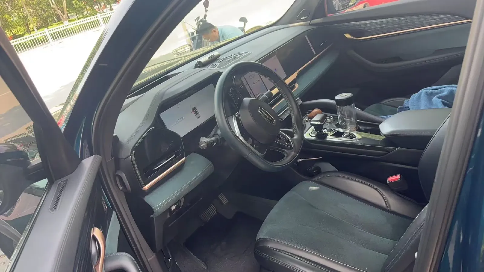 2021 Geely Monjaro 2.0T 238HP L4 8AT,autocango,china used car exporter,china ev exporter,chinese used car exporter,chinese used ev exporter