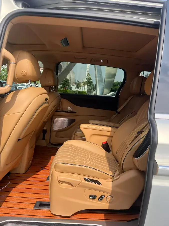 2022 Voyah Dream BEV 108.7KWH,autocango,china used car exporter,china ev exporter,chinese used car exporter,chinese used ev exporter