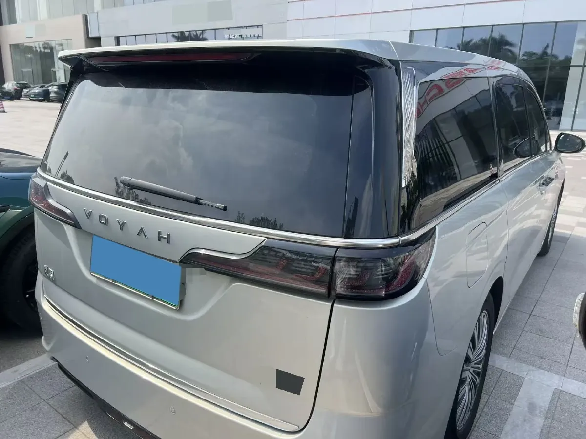 2022 Voyah Dream BEV 108.7KWH,autocango,china used car exporter,china ev exporter,chinese used car exporter,chinese used ev exporter