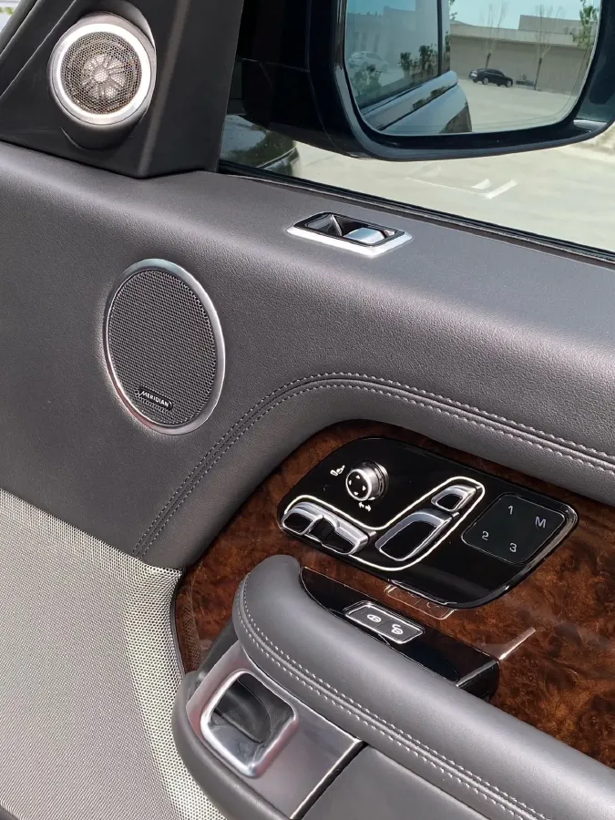 2020 Land Rover Range Rover 3.0T 400HP L6 8AT,autocango,china used car exporter,china ev exporter,chinese used car exporter,chinese used ev exporter