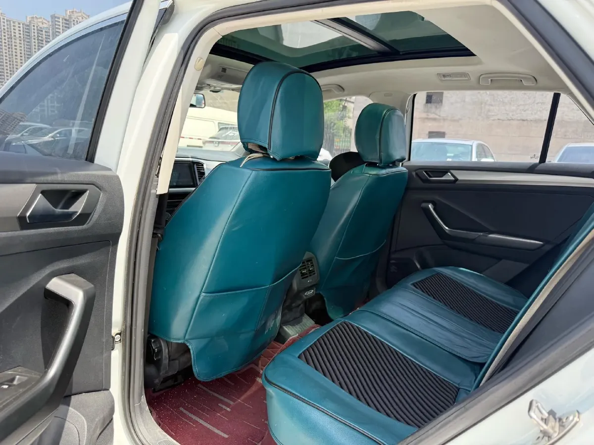 2020 Volkswagen T-Roc 1.4T 131HP L4 7DCT,autocango,china used car exporter,china ev exporter,chinese used car exporter,chinese used ev exporter