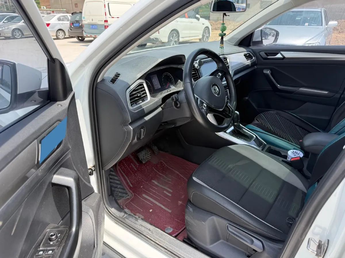 2020 Volkswagen T-Roc 1.4T 131HP L4 7DCT,autocango,china used car exporter,china ev exporter,chinese used car exporter,chinese used ev exporter