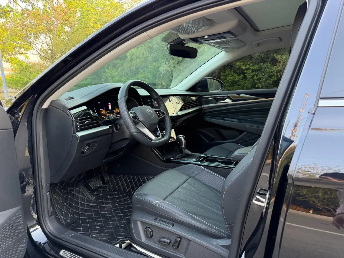 2024 Volkswagen Passat 2.0T 186HP L4 7DCT,autocango,china used car exporter,china ev exporter,chinese used car exporter,chinese used ev exporter