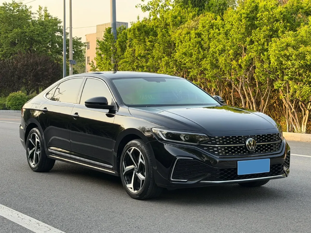 2024 Volkswagen Passat 2.0T 186HP L4 7DCT,autocango,china used car exporter,china ev exporter,chinese used car exporter,chinese used ev exporter