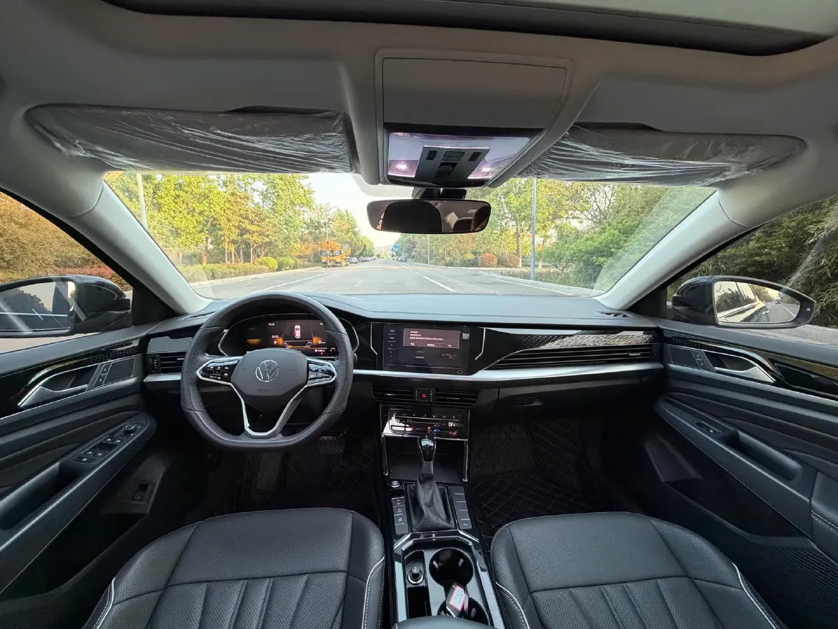 2024 Volkswagen Passat 2.0T 186HP L4 7DCT,autocango,china used car exporter,china ev exporter,chinese used car exporter,chinese used ev exporter