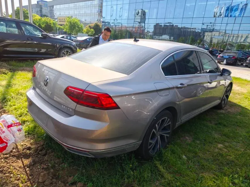 2021 Volkswagen Magotan 2.0T 186HP L4 7DCT,autocango,china used car exporter,china ev exporter,chinese used car exporter,chinese used ev exporter