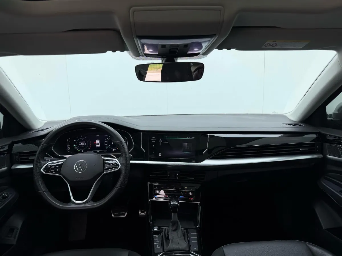 2023 Volkswagen Passat 2.0T 186HP L4 7DCT,autocango,china used car exporter,china ev exporter,chinese used car exporter,chinese used ev exporter