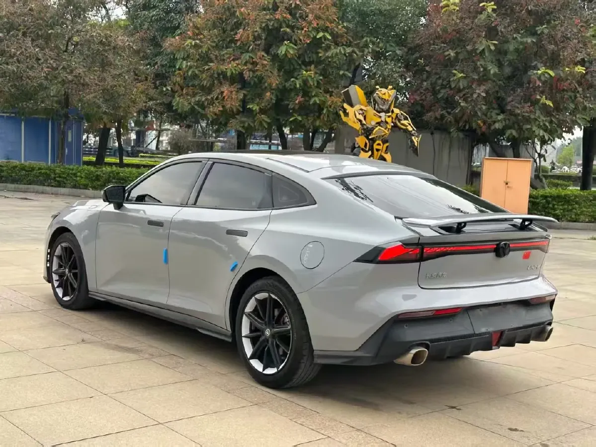 2022 ChangAn UNI-V 1.5T 188HP L4 7DCT,autocango,china used car exporter,china ev exporter,chinese used car exporter,chinese used ev exporter