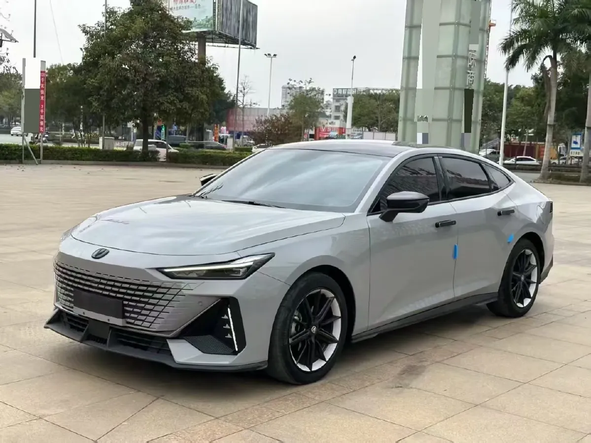 2022 ChangAn UNI-V 1.5T 188HP L4 7DCT,autocango,china used car exporter,china ev exporter,chinese used car exporter,chinese used ev exporter