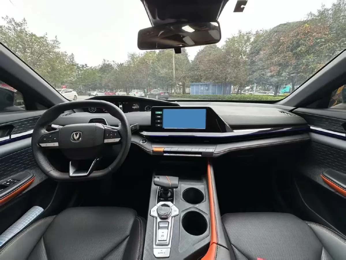 2022 ChangAn UNI-V 1.5T 188HP L4 7DCT,autocango,china used car exporter,china ev exporter,chinese used car exporter,chinese used ev exporter