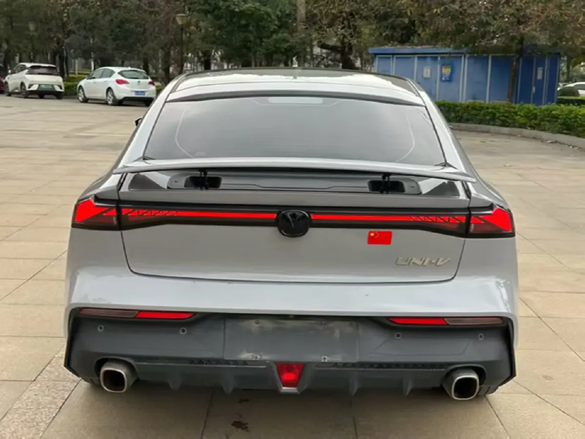 2022 ChangAn UNI-V 1.5T 188HP L4 7DCT,autocango,china used car exporter,china ev exporter,chinese used car exporter,chinese used ev exporter