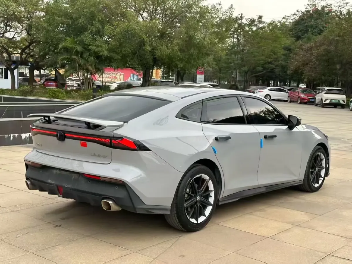 2022 ChangAn UNI-V 1.5T 188HP L4 7DCT,autocango,china used car exporter,china ev exporter,chinese used car exporter,chinese used ev exporter