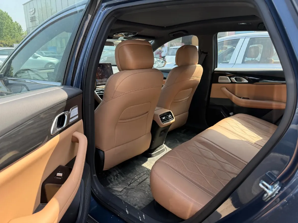 2025 Geely Galaxy A7 1.5L 112HP L4 1DHT PHEV,autocango,china used car exporter,china ev exporter,chinese used car exporter,chinese used ev exporter