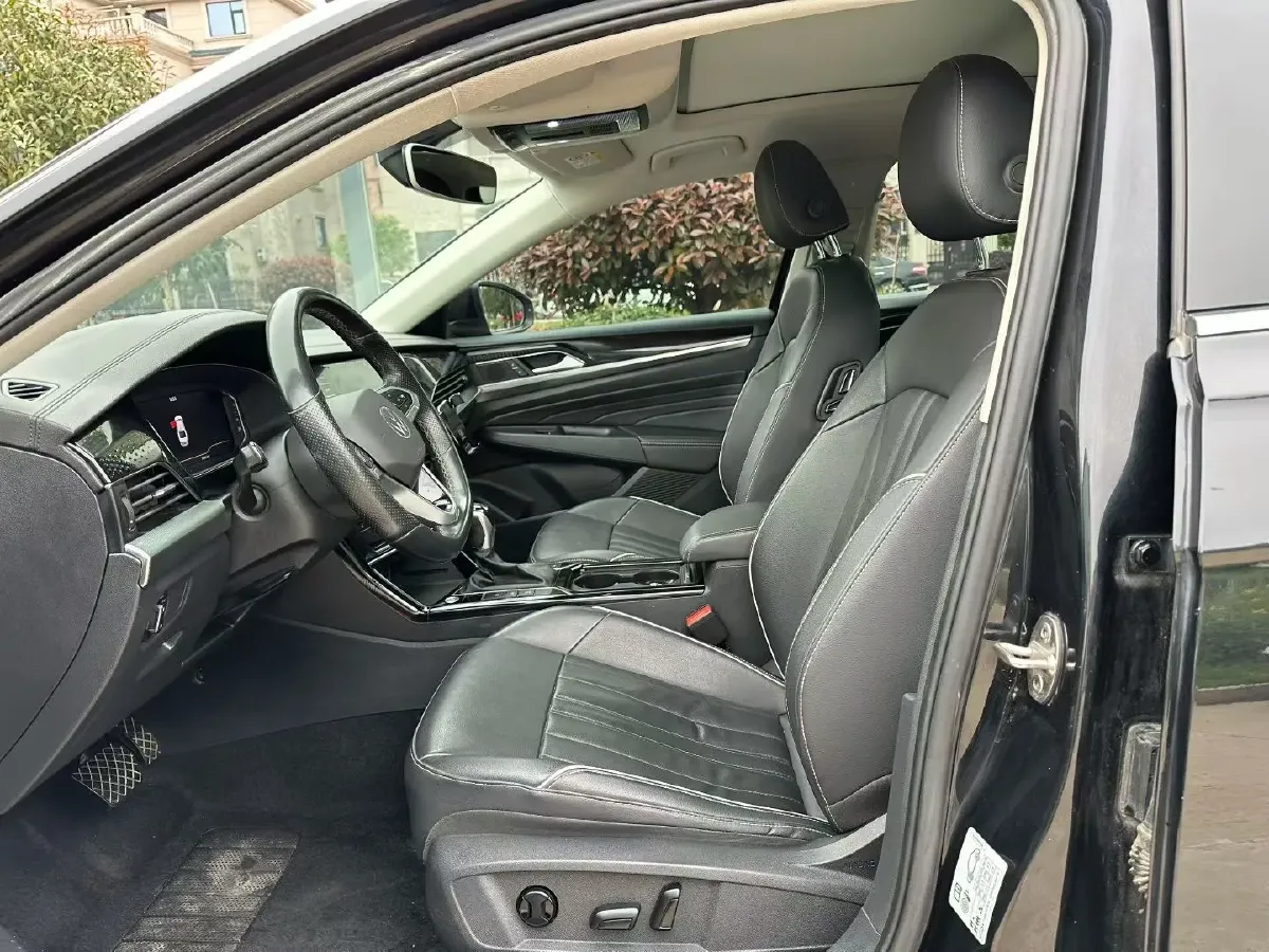 2022 Skoda Kodiak GT 2.0T 186HP L4 7DCT,autocango,china used car exporter,china ev exporter,chinese used car exporter,chinese used ev exporter