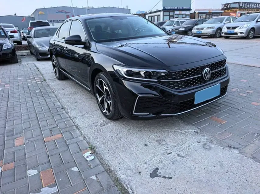 2023 Volkswagen Passat 2.0T 186HP L4 7DCT,autocango,china used car exporter,china ev exporter,chinese used car exporter,chinese used ev exporter
