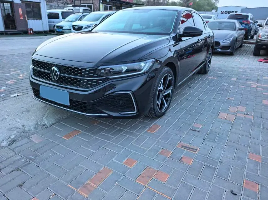 2023 Volkswagen Passat 2.0T 186HP L4 7DCT,autocango,china used car exporter,china ev exporter,chinese used car exporter,chinese used ev exporter