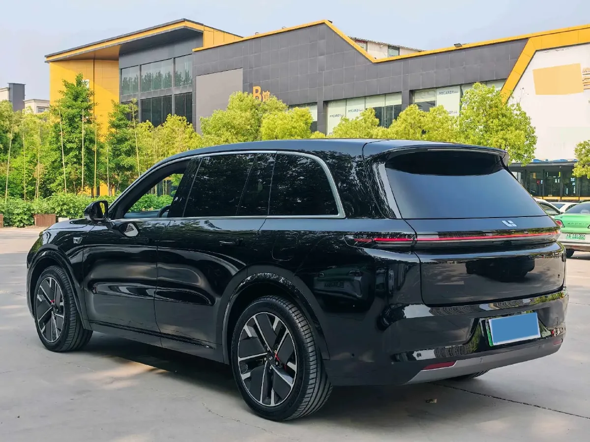 2025 Li L8 Range Extended 154HP REEV,autocango,china used car exporter,china ev exporter,chinese used car exporter,chinese used ev exporter